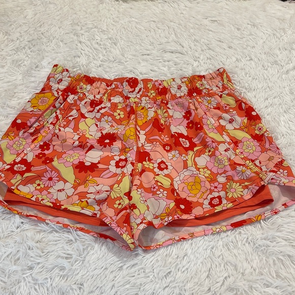 Avia Pants - Avia Red Floral Women's Athletic Shorts SIZE L 12-14 BUILT IN UNDERPANTS